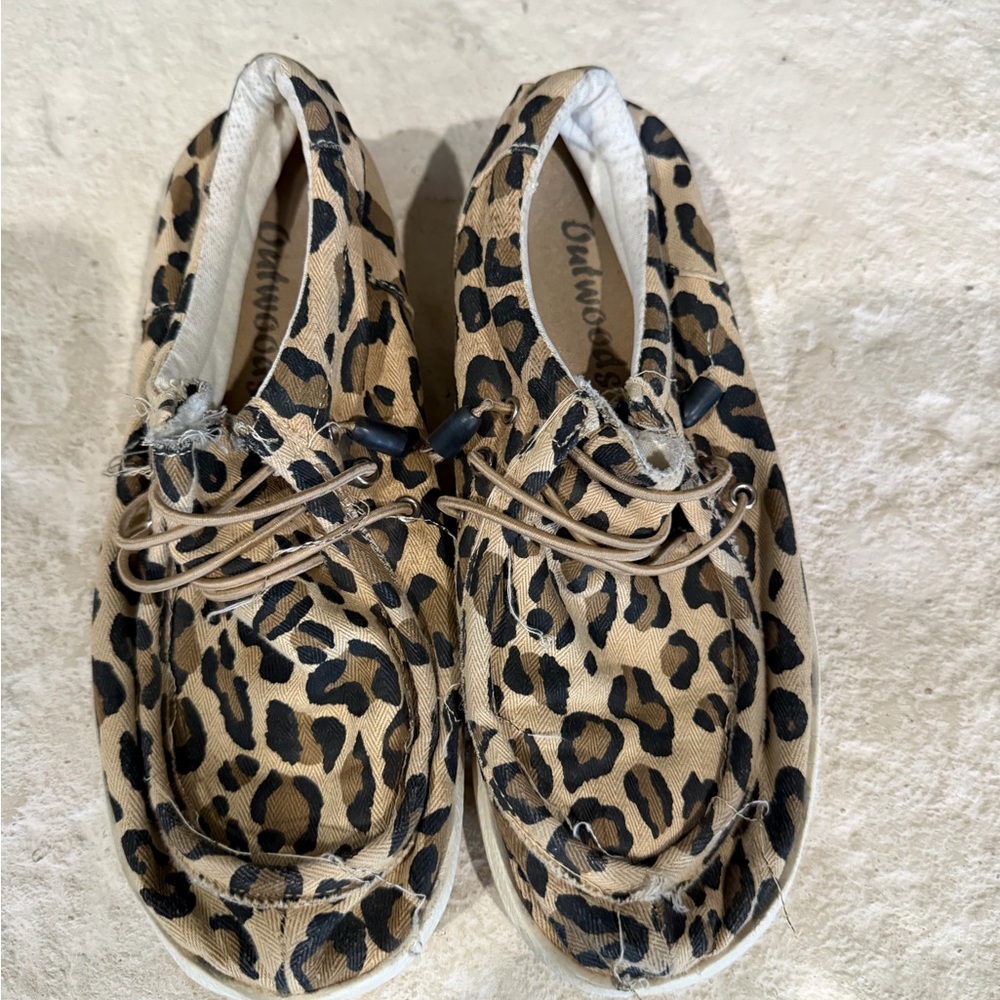 Outwoods Tan and Black Leopard Print Shoes